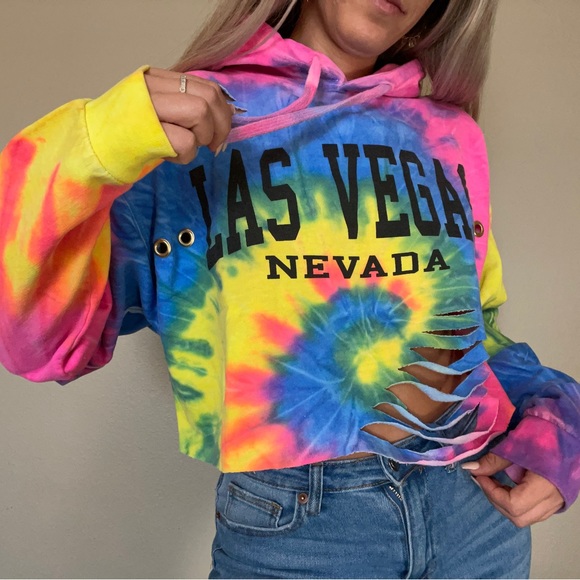 Las Vegas tie-dye crop distressed pullover hoodie with gold grommet detail - Picture 3 of 6